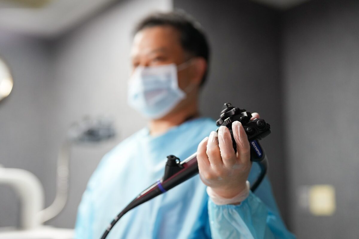 苦痛を少なくする丁寧な操作と難症例にも対応可能な専門医の技術